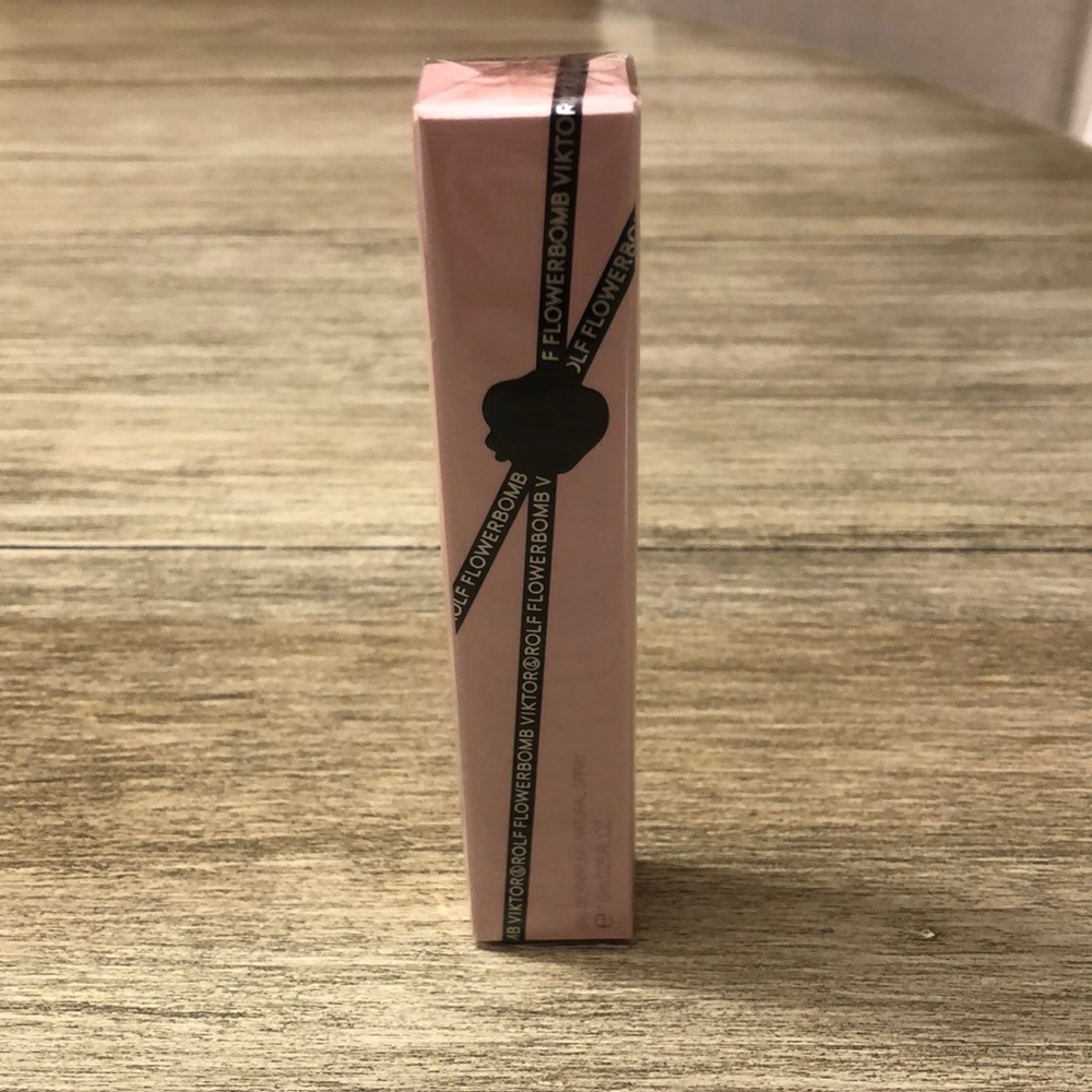 Flower bomb, my favorite scent Perfect fragrance